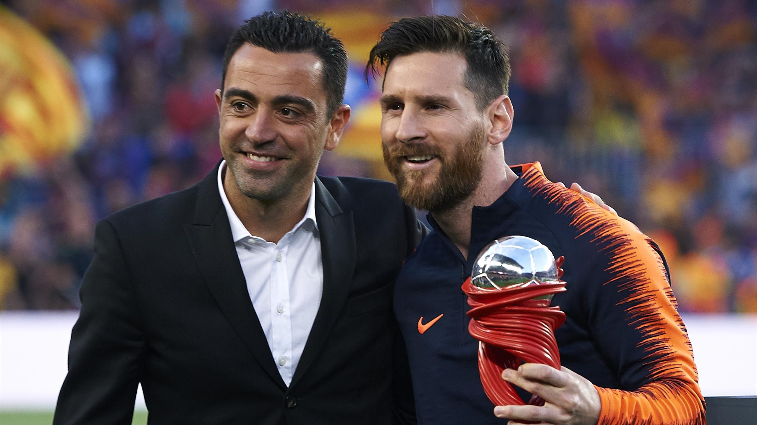 C'EST OFFICIEL! Xavi confirme le retour de Lionel Messi à Barcelone!